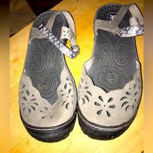 Jambi & Co all terrain sandals